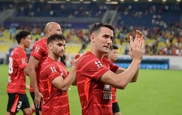 赛地聚焦——意大利杯加时末段热度飙升，成都蓉城队长鼓劲，管理层满意，训练强度明显提升的简单介绍